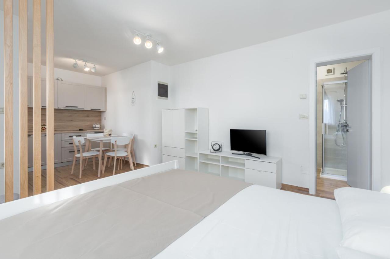 Apartmani Martincic Novigrad  Екстер'єр фото